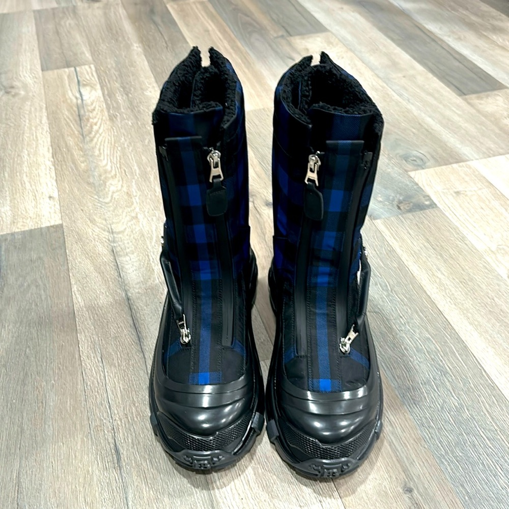 Authentic BrandNew Burberry Snow boots🔥🔥🔥🔥🔥